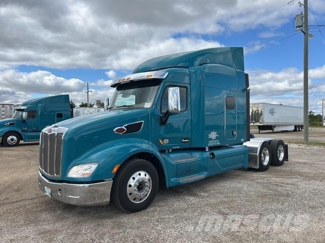 Peterbilt 579 Conventional Trucks / Tractor Trucks