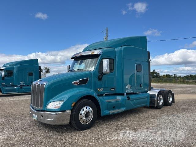 Peterbilt 579 Conventional Trucks / Tractor Trucks