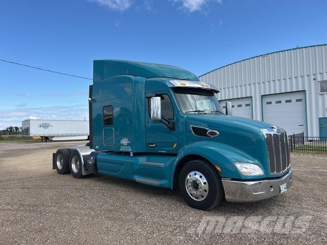 Peterbilt 579 Conventional Trucks / Tractor Trucks