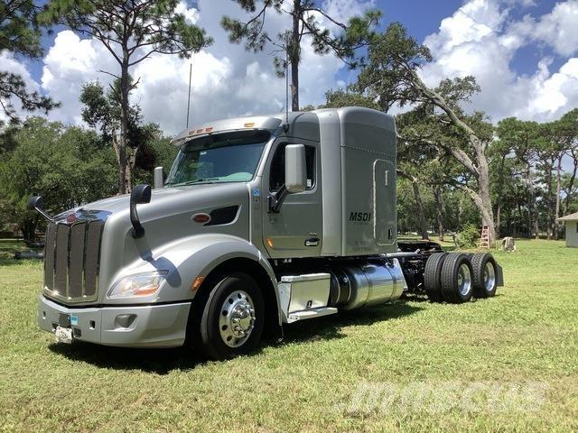 Peterbilt 579 Conventional Trucks / Tractor Trucks
