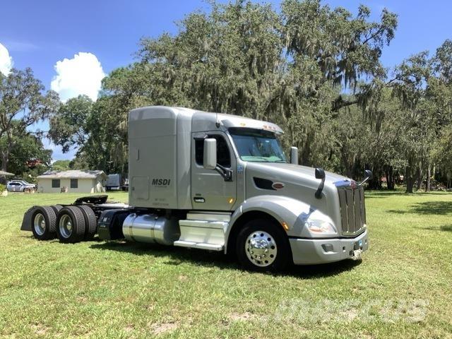 Peterbilt 579 Conventional Trucks / Tractor Trucks