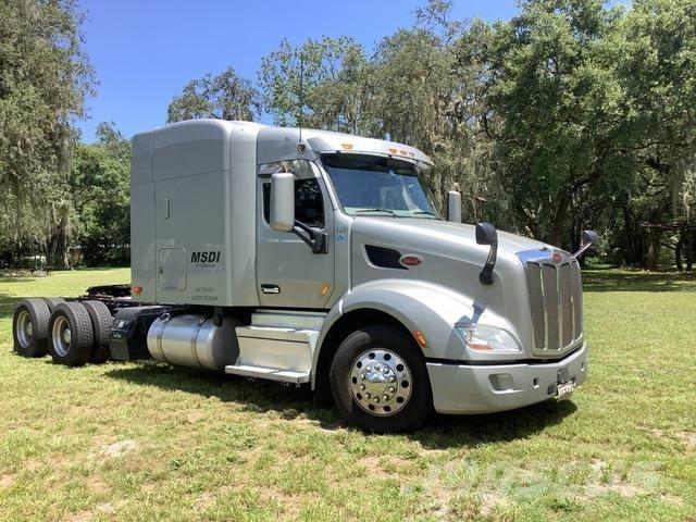 Peterbilt 579 Conventional Trucks / Tractor Trucks