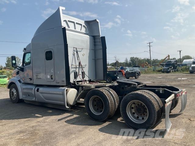 Peterbilt 579 Conventional Trucks / Tractor Trucks