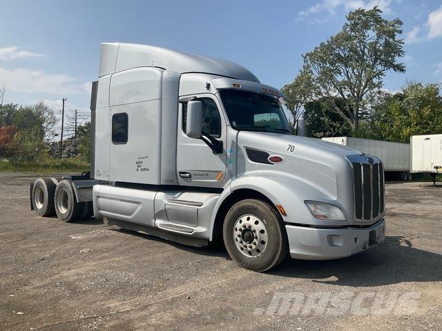 Peterbilt 579 Conventional Trucks / Tractor Trucks