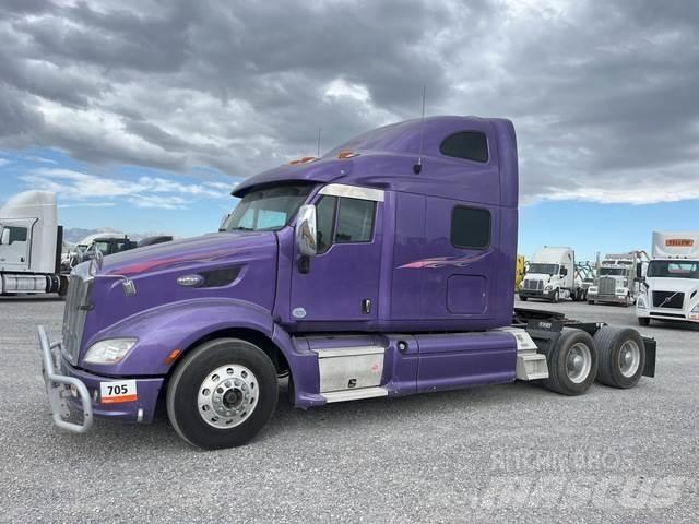 Peterbilt 587 Conventional Trucks / Tractor Trucks