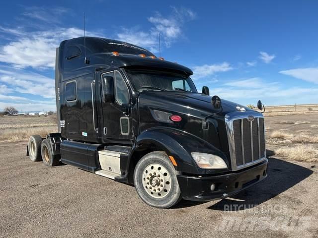 Peterbilt 587 Conventional Trucks / Tractor Trucks