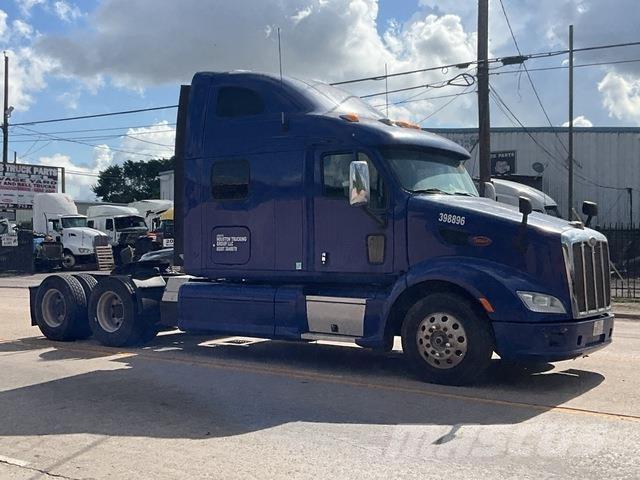 Peterbilt 587 Conventional Trucks / Tractor Trucks