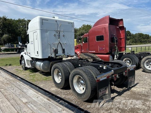 Peterbilt 589 Conventional Trucks / Tractor Trucks