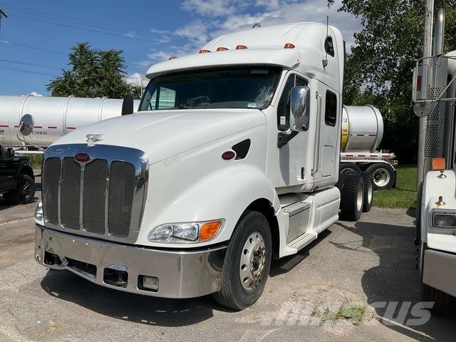  Peterblit 387 Conventional Trucks / Tractor Trucks