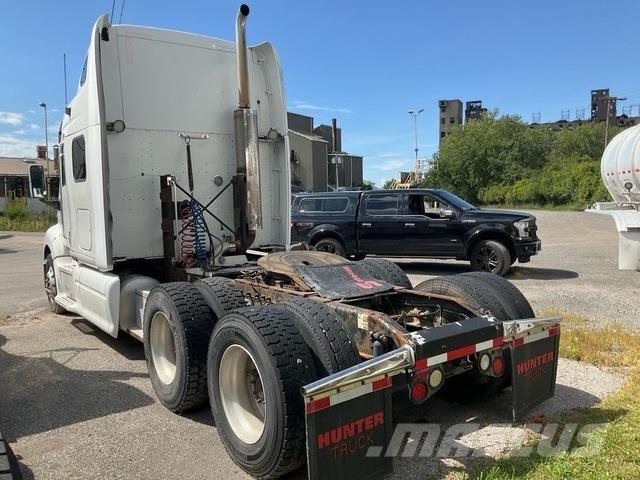 Peterblit 387 Conventional Trucks / Tractor Trucks