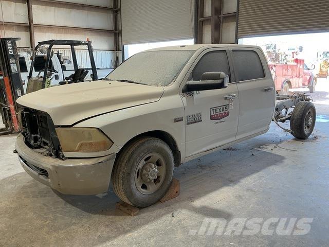 RAM 2500 Cabins and interior