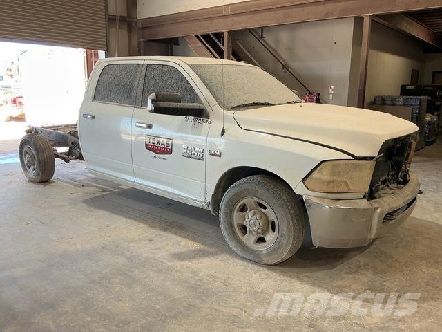 RAM 2500 Cabins and interior