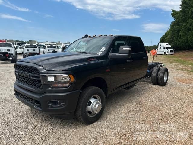 RAM 3500 Cabins and interior