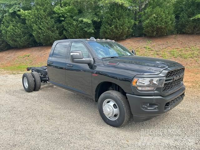 RAM 3500 Cabins and interior