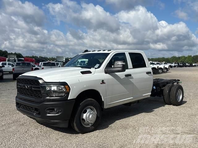 RAM 3500 Cabins and interior