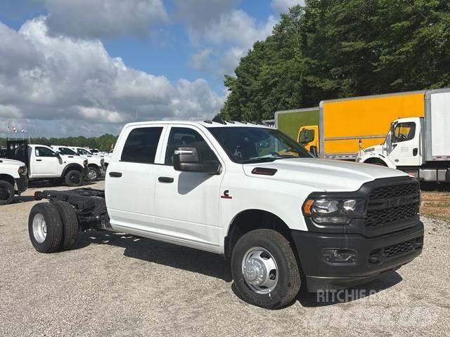 RAM 3500 Cabins and interior