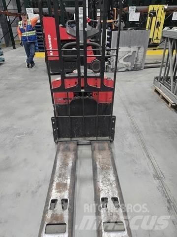 Raymond 8410 Pallet Truck