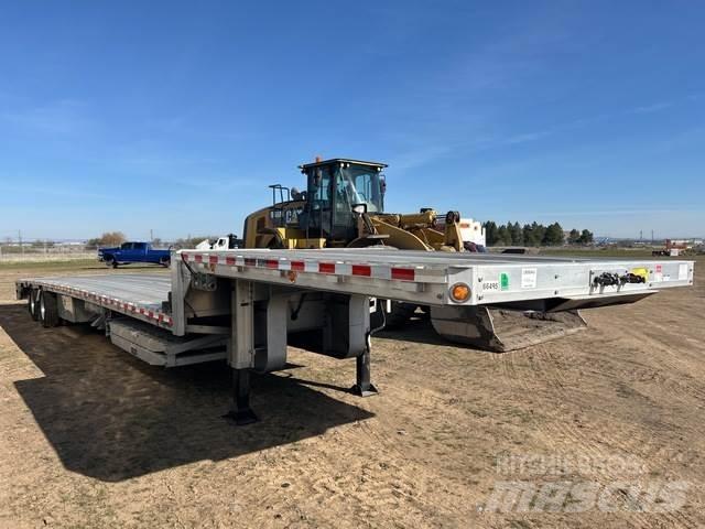 Reitnouer  Lowboy trailer