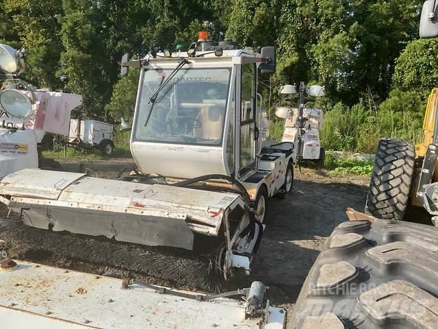 Roadtec FB100E Indoor sweepers