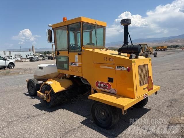 Rosco 4880 Indoor sweepers