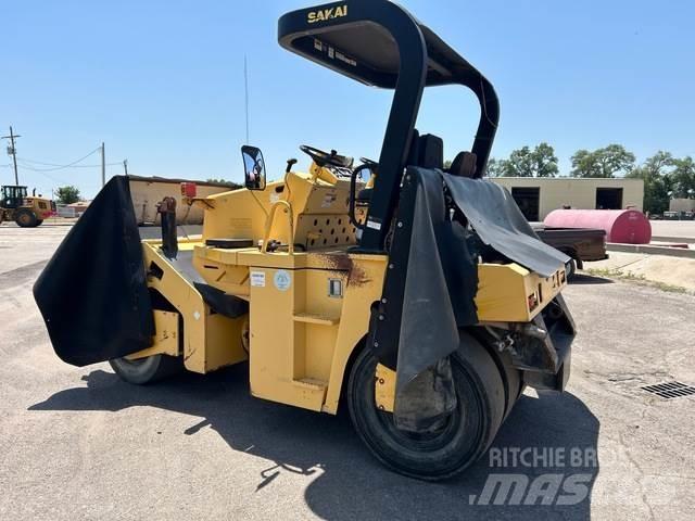 Sakai GW750 Pneumatic tired rollers