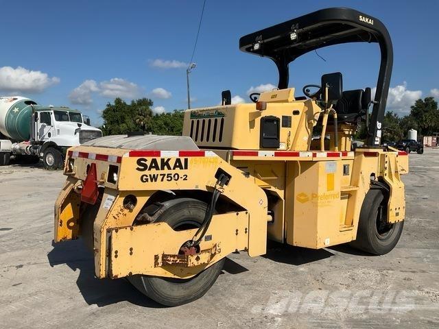 Sakai GW750-2 Pneumatic tired rollers