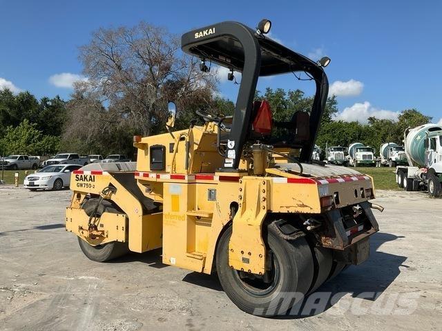 Sakai GW750-2 Pneumatic tired rollers