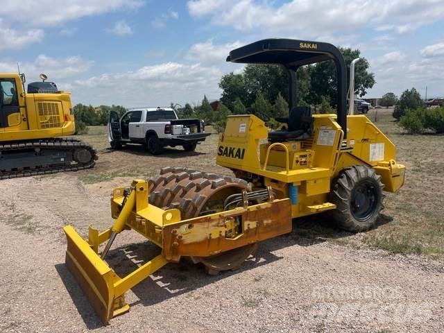 Sakai SV204T Single drum rollers