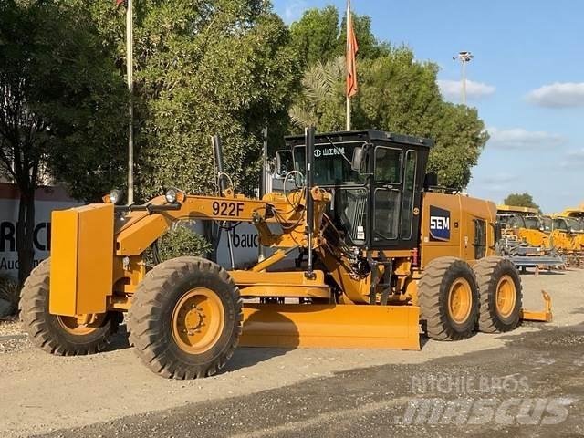 SEM 922F Motor Graders