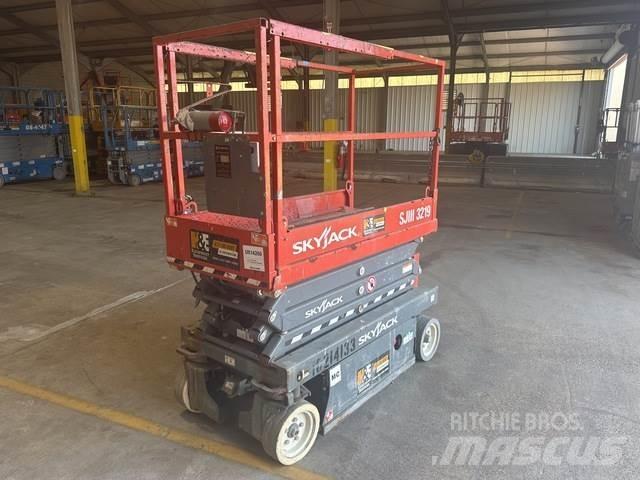 SkyJack 3219 Scissor Lifts