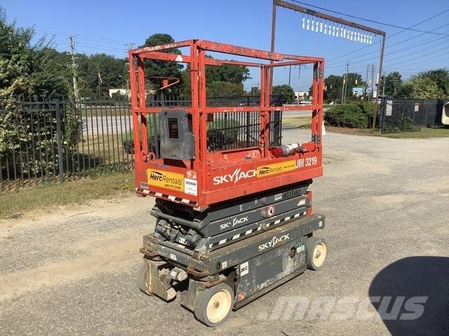 SkyJack 3219 Scissor Lifts