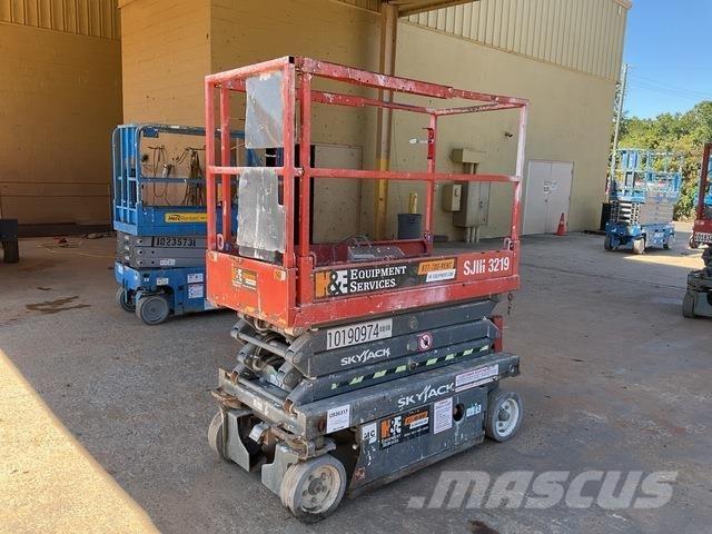 SkyJack 3219 Scissor Lifts