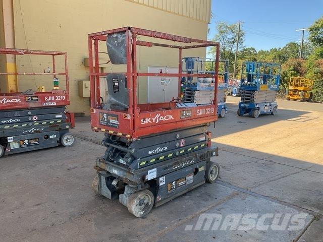 SkyJack 3219 Scissor Lifts