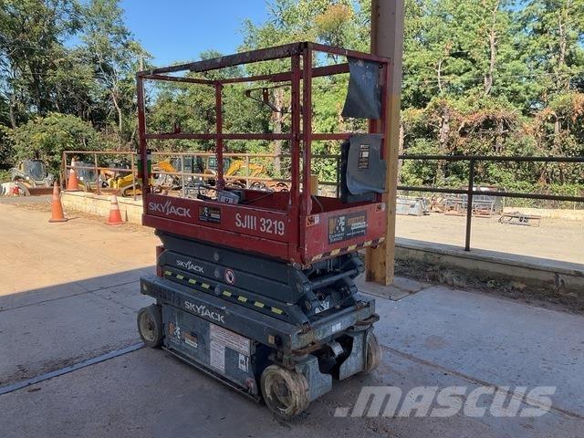 SkyJack 3219 Scissor Lifts