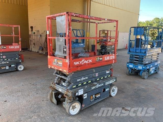 SkyJack 3219 Scissor Lifts