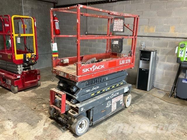 SkyJack 3219 Scissor Lifts