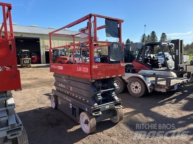 SkyJack 3226 Scissor Lifts