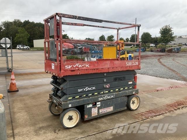 SkyJack 3226 Scissor Lifts