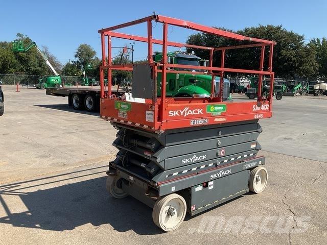 SkyJack 4632 Scissor Lifts