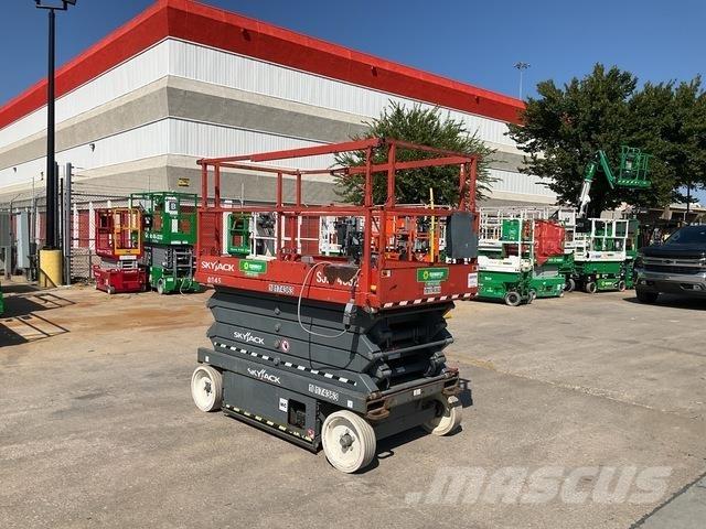 SkyJack 4632 Scissor Lifts
