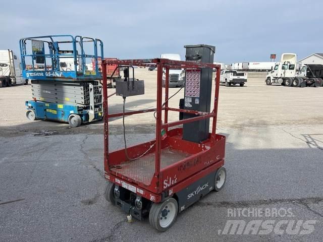 SkyJack SJ12 Vertical mast lifts