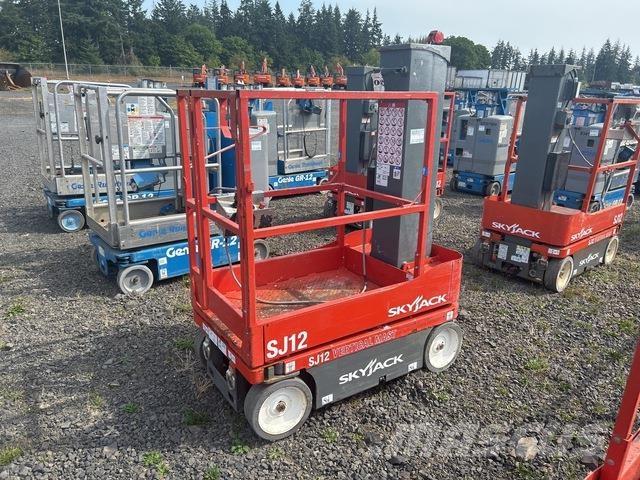 SkyJack SJ12 Vertical mast lifts