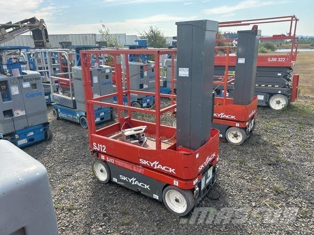 SkyJack SJ12 Vertical mast lifts
