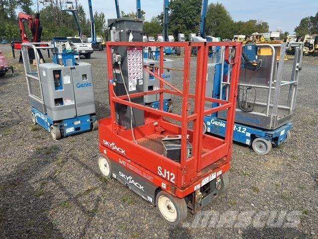SkyJack SJ12 Vertical mast lifts