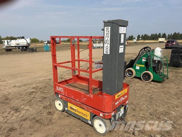 SkyJack SJ12 Vertical mast lifts