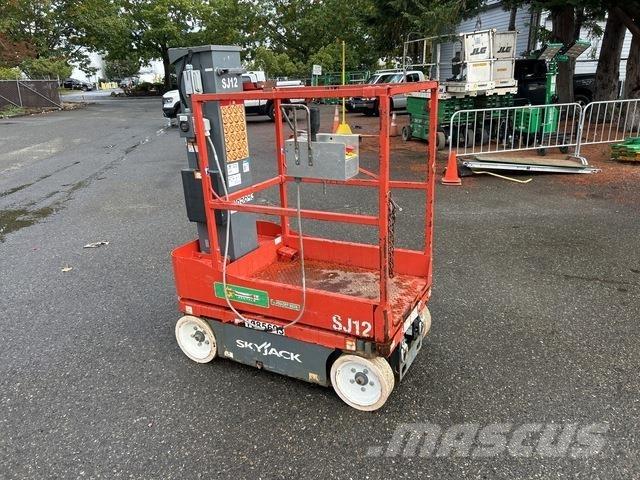 SkyJack SJ12 Vertical mast lifts