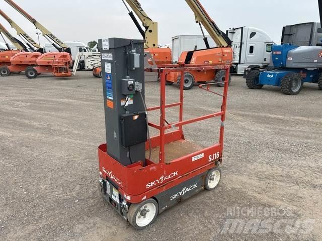 SkyJack SJ16 Vertical mast lifts