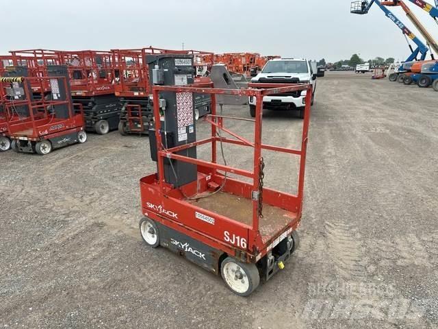 SkyJack SJ16 Vertical mast lifts