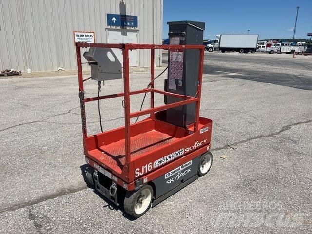SkyJack SJ16 Vertical mast lifts