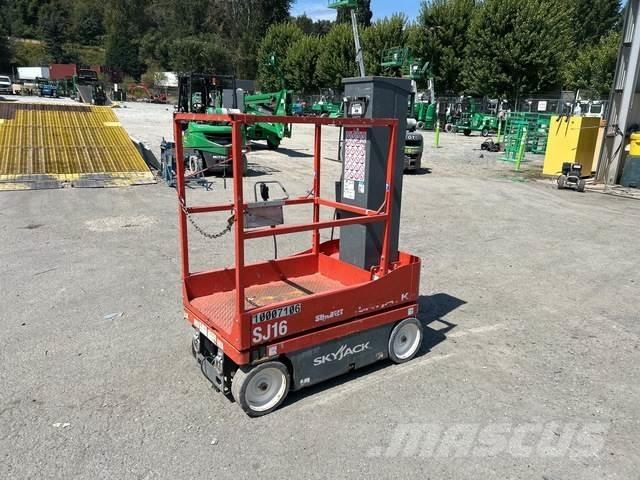 SkyJack SJ16 Vertical mast lifts